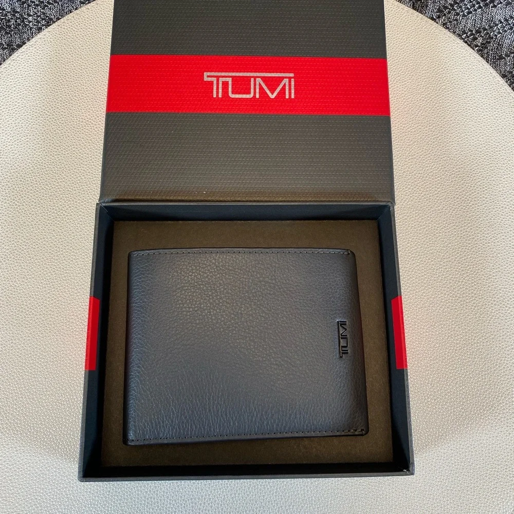 Tumi Nassau Global Double Billfold Wallet Grey Textured Leather NEW